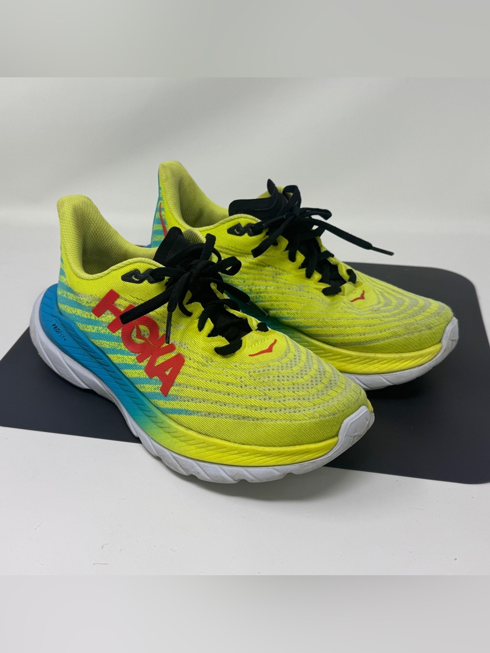 Hoka Mach 5 Evening Primrose
Scuba Blue Women’s Size 8 no insoles